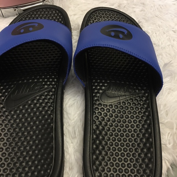 nike benassi smiley face